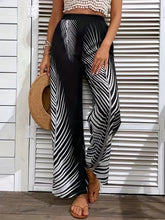 Load image into Gallery viewer, Printed Wide Leg Pants